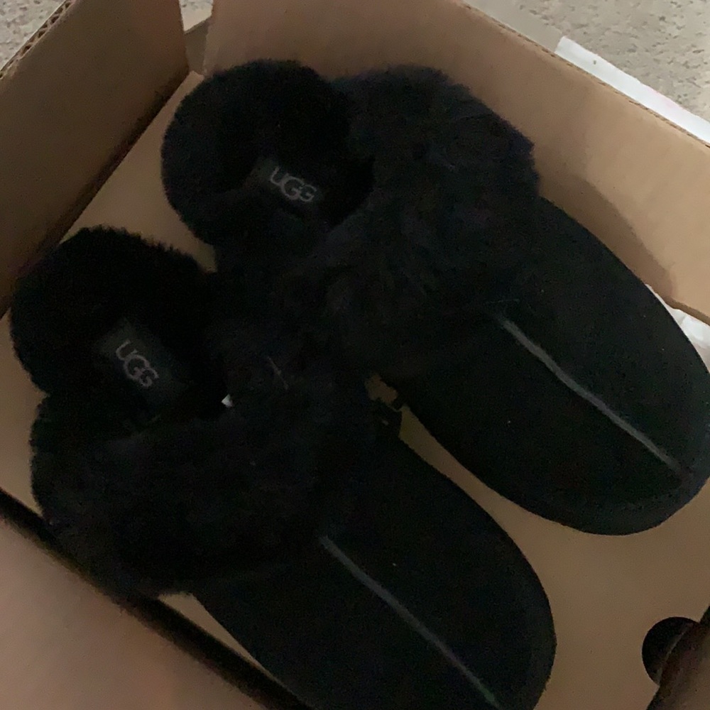UGG platform black slippers